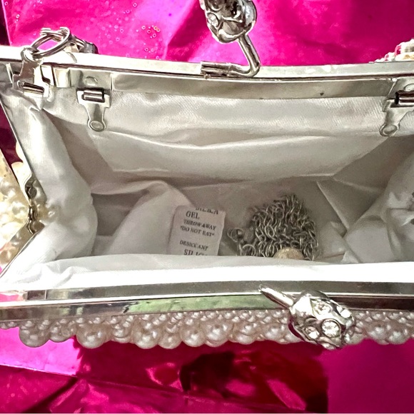 Faux Pearl Handbag - Picture 2 of 3